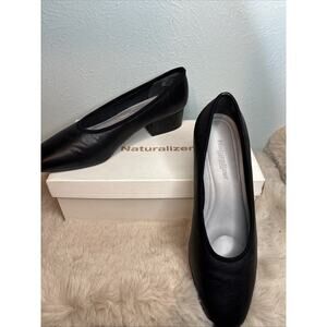 Naturalizer Womens Leah Black Low Heel Pumps 8.5W In Original Box Wide Width